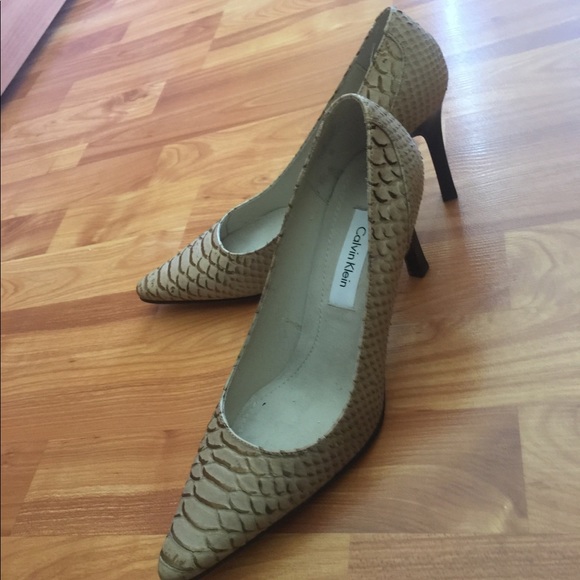 ☀️SOLD☀️Calvin Klein | Python Snake Print Heels - Picture 2 of 5